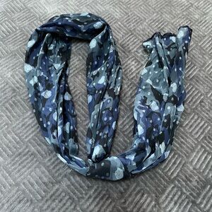 Lug Twist printed scarf